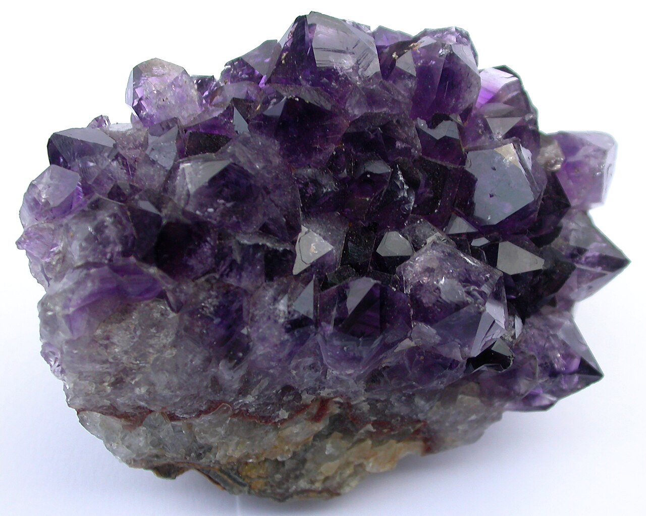 How to Cleanse & Charge Your Crystals