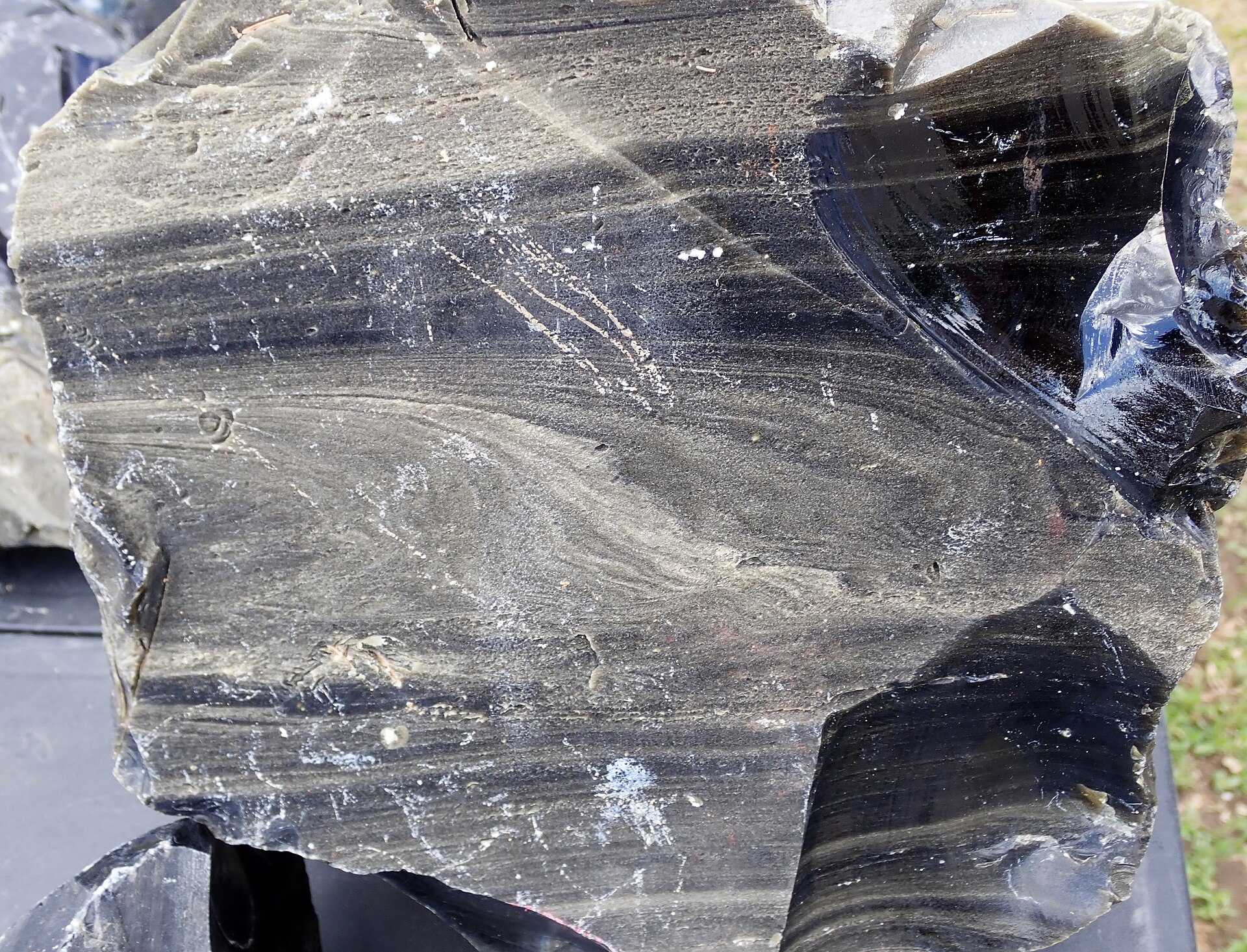 Obsidian Meaning: Properties, Symbolism and How to Use It