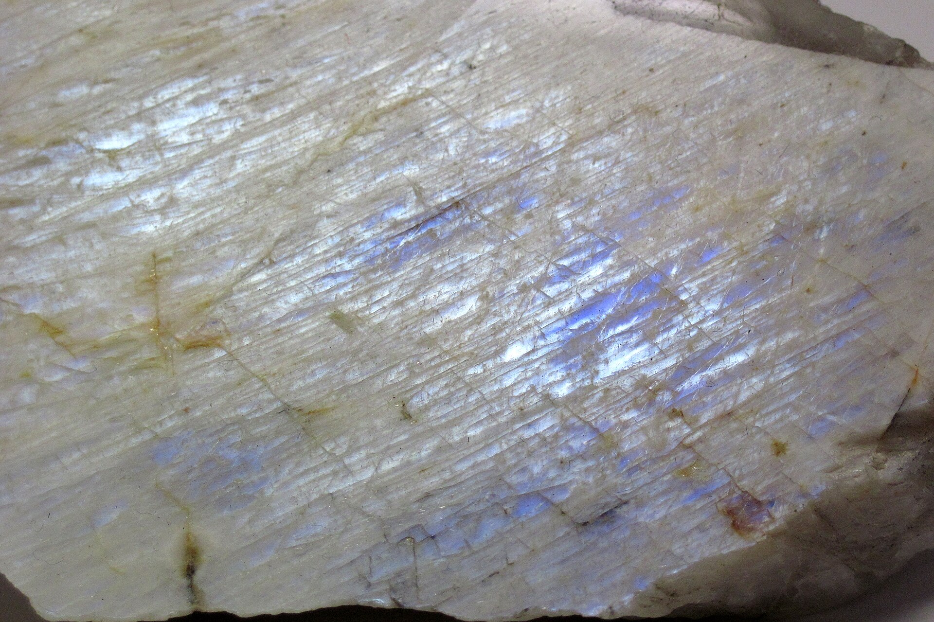 Moonstone Meaning: Properties, Symbolism and How to Use It